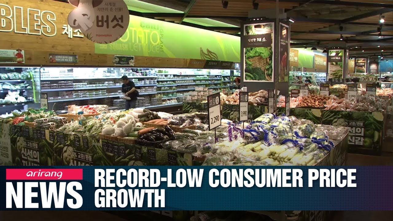 S. Korea's consumer price growth dips below zero for the first time in October