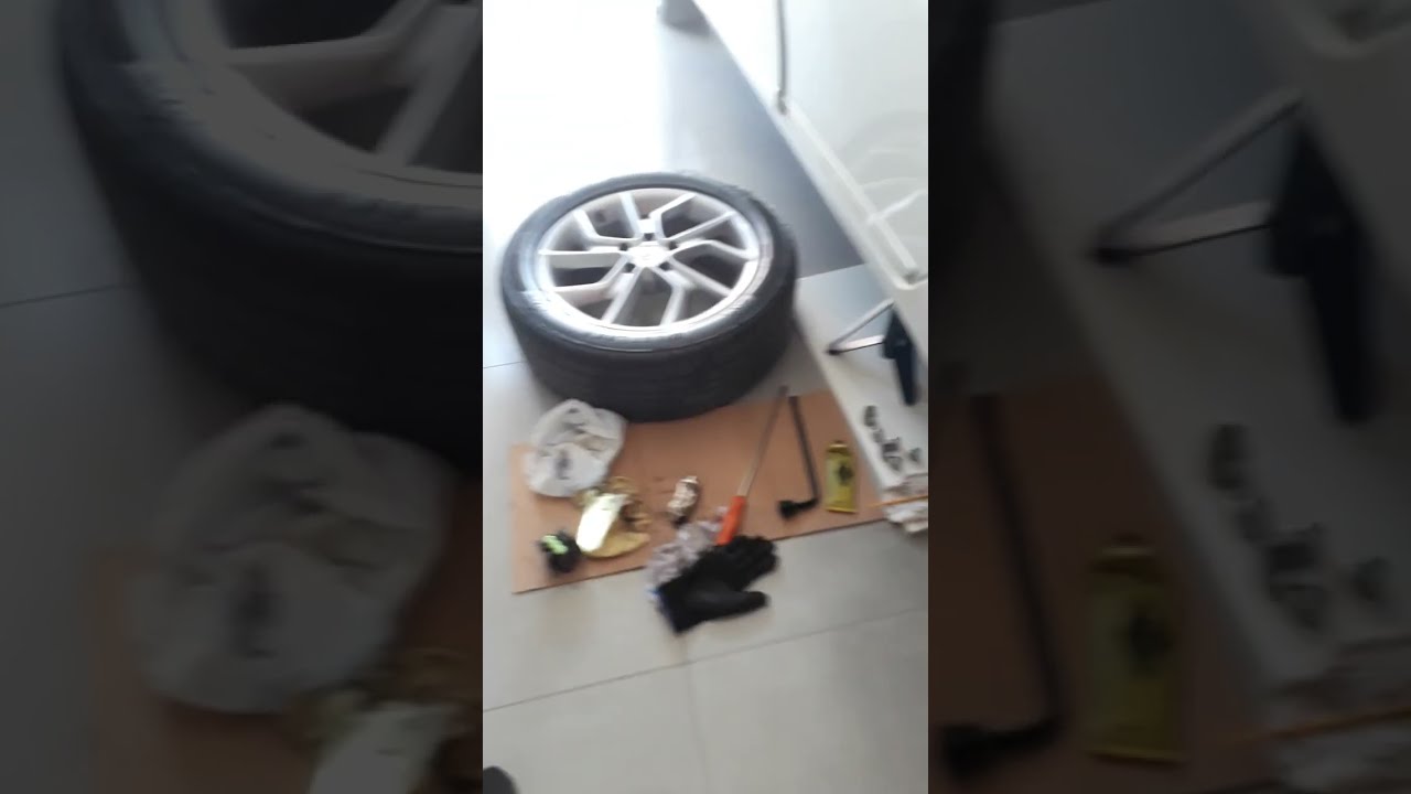 Substituição da Pastilha de Freio Traseira do Nissan Sentra 2016