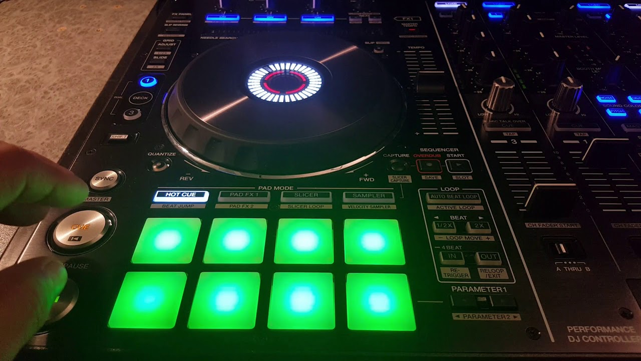 DDJ-RX y el MODO Vinyl Desactivado + PADS+AUTO LOOP Mixed Minds 051 by Sergio Mix