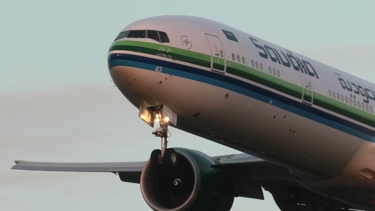 Saudi Arabian Airlines 777-300 HZ-AK43 RUH-LHR 261024