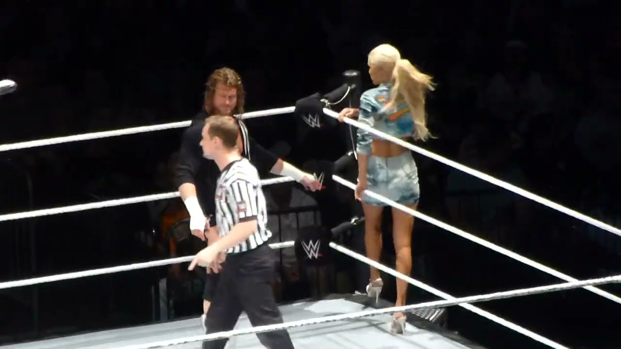 Rusev w/Summer Rae vs Dolph Ziggler w/Lana at WWE Live