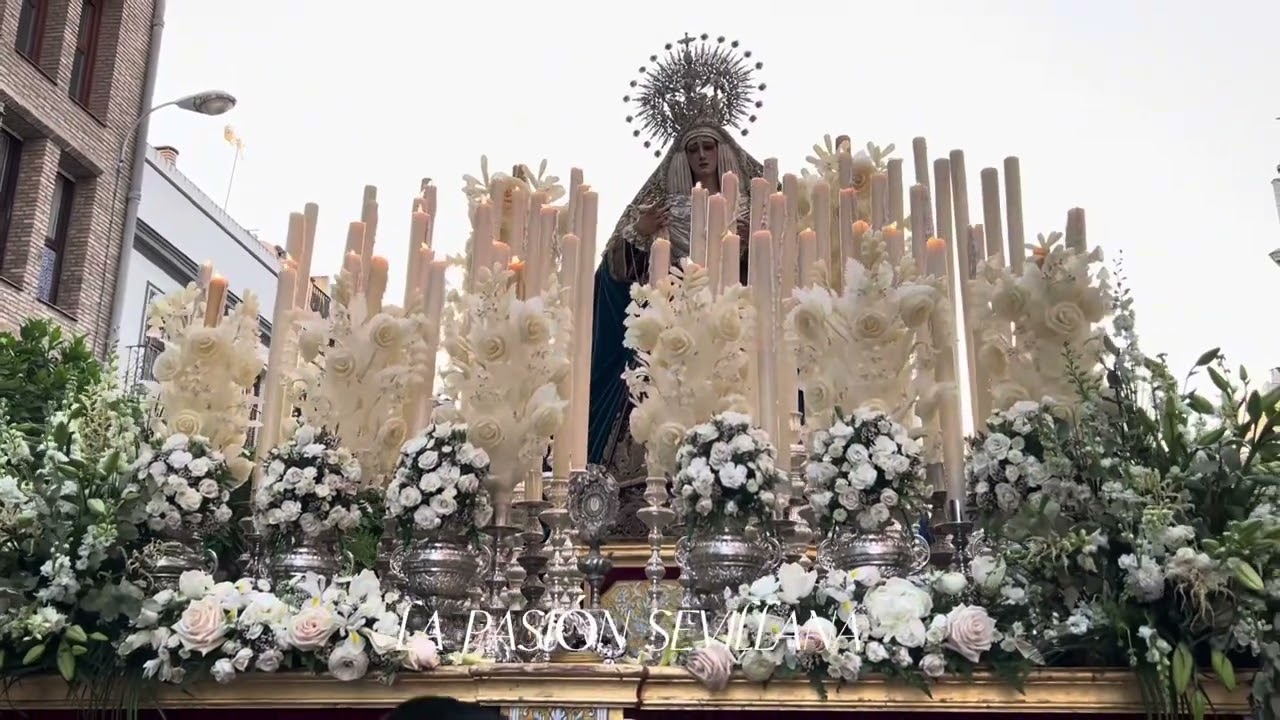|Salida Procesional de Nuestra Señora del Consuelo de Triana|