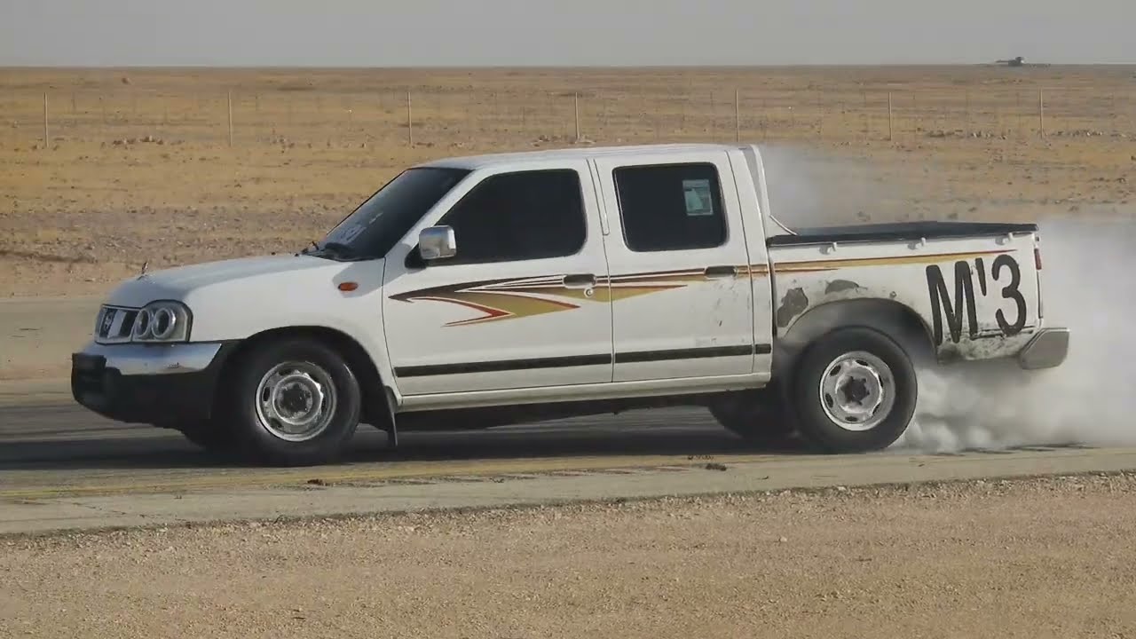 هديه للمصممين استعراض تعللقت ، تصوير ببارلو   .