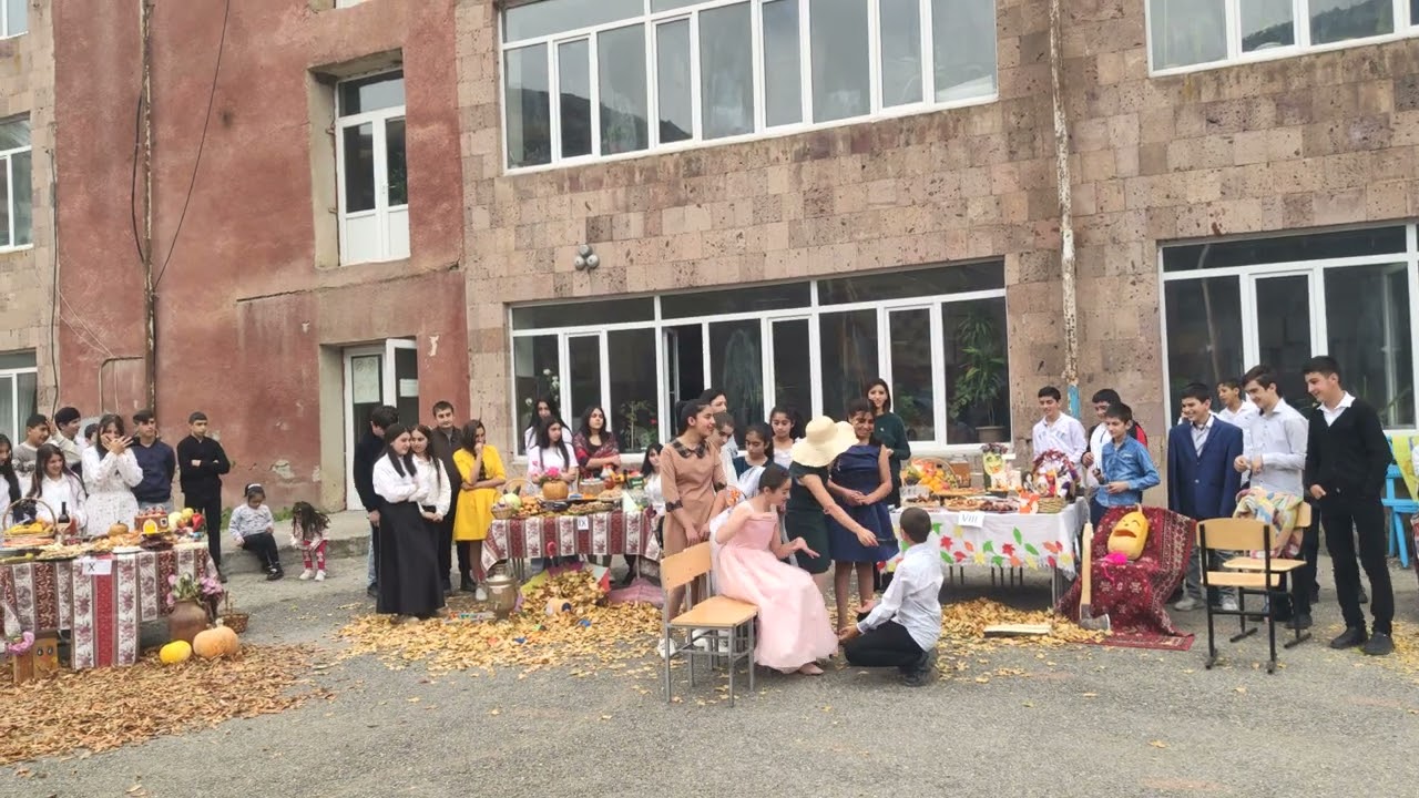 Գոշ գյուղի աշակերտների հանդեսը(2)