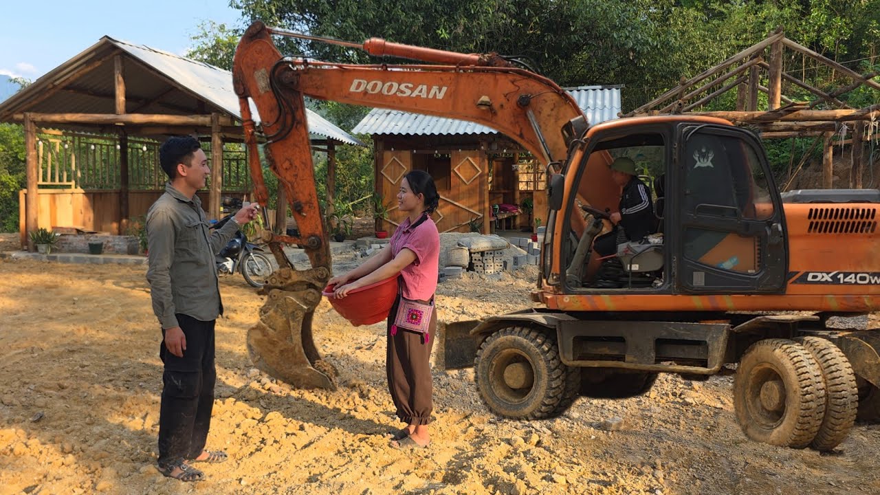 CEO Jack hired an excavator to clear the yard and ensure the safety of his house.lytieuly
