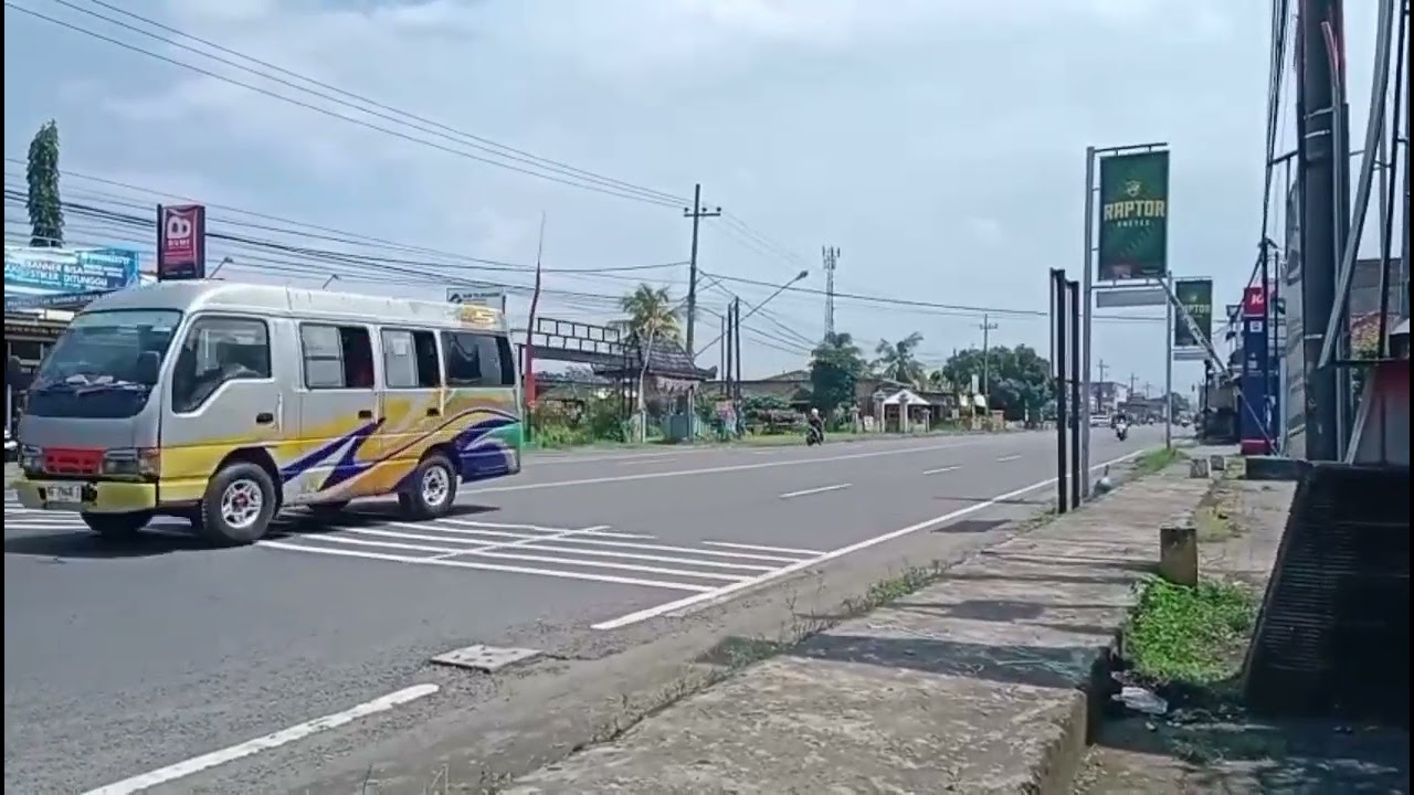 Suasana jalan raya menjelang lebaran #jalanyangjauhjanganlupapulang #lalulintas #hariraya 