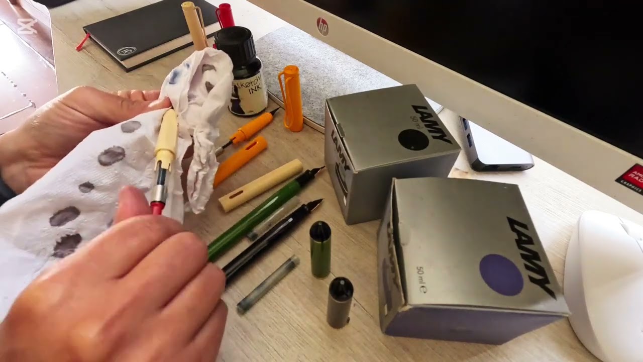 Recargando mis plumas para dibujar (sketch al final) 