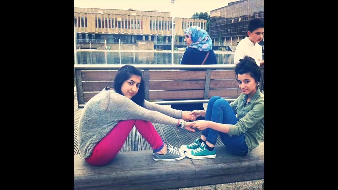 Zayn Malik and his amazing family)*