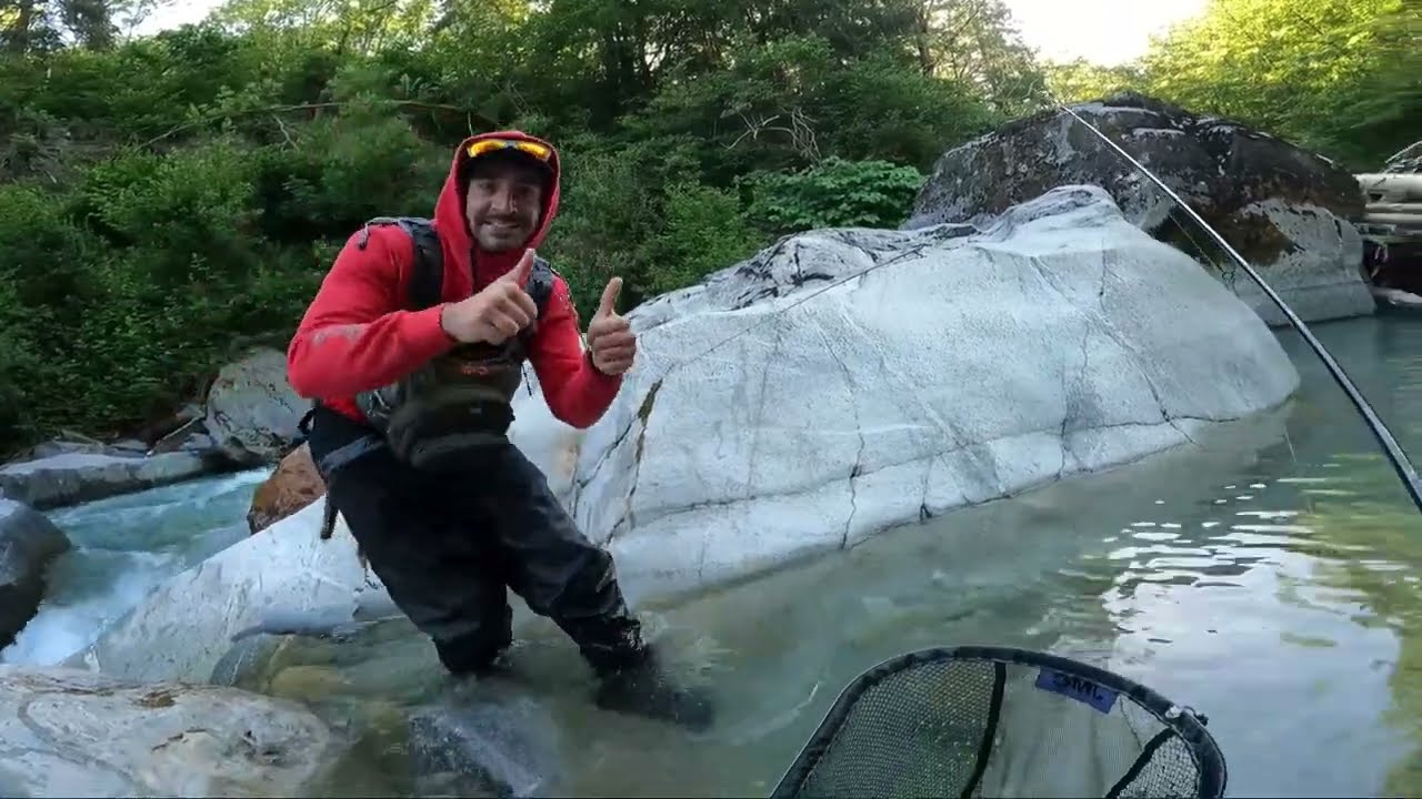Pêche de la truite au toc à la nymphe en torrent de montagne
