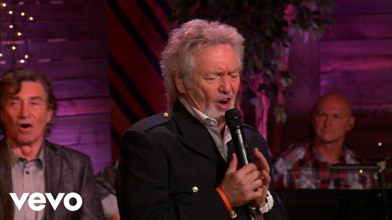 Gaither, The Gatlin Brothers - All The Gold In California (Live)