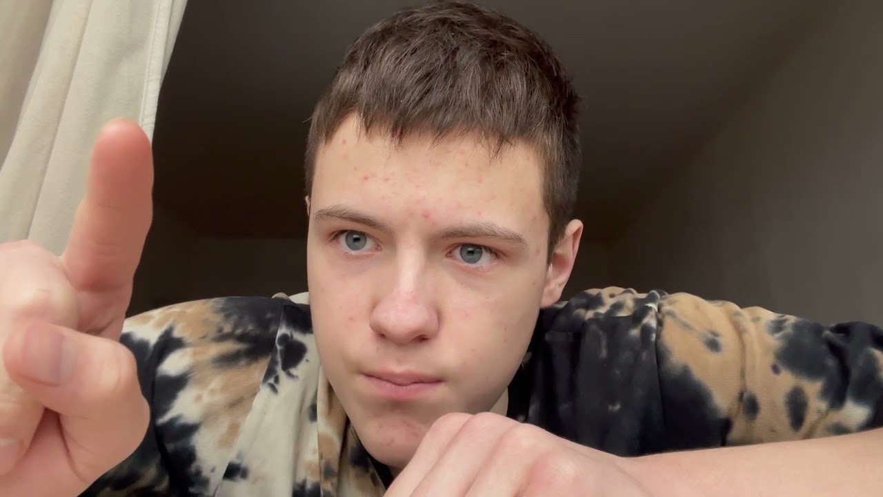 В этом видео пишут только люди с галочкой 