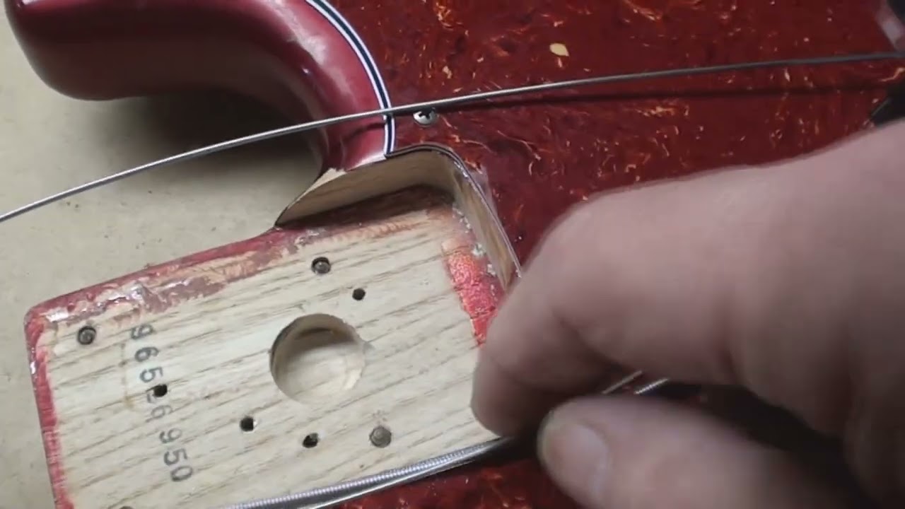 Бас-гитара Fender Precision Bass — это нечто!