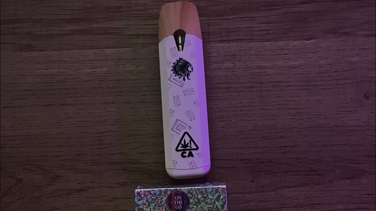 Reviewing a Big chief dispo￼￼ White Gummy