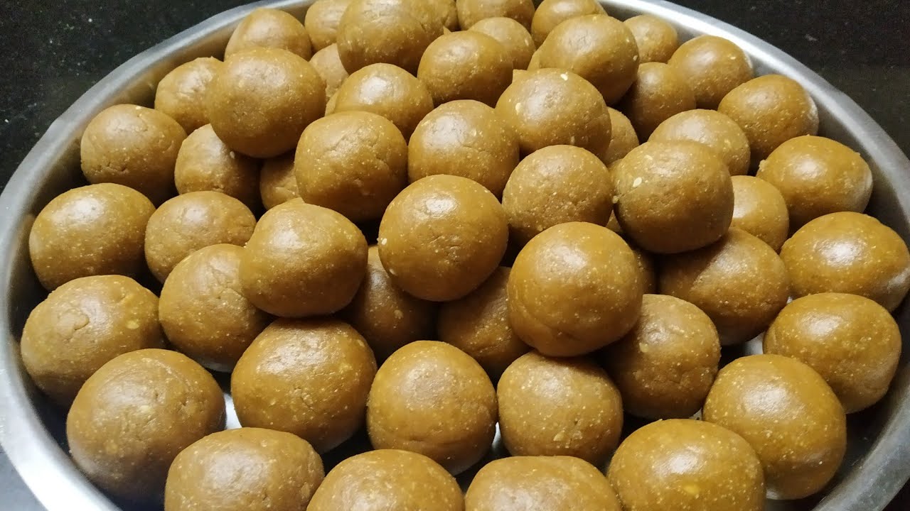 Aata Laddoo Recipe | Wheat flour Jaggery Laddoo Recipe | Ghat Gooli | Goan Laddoo