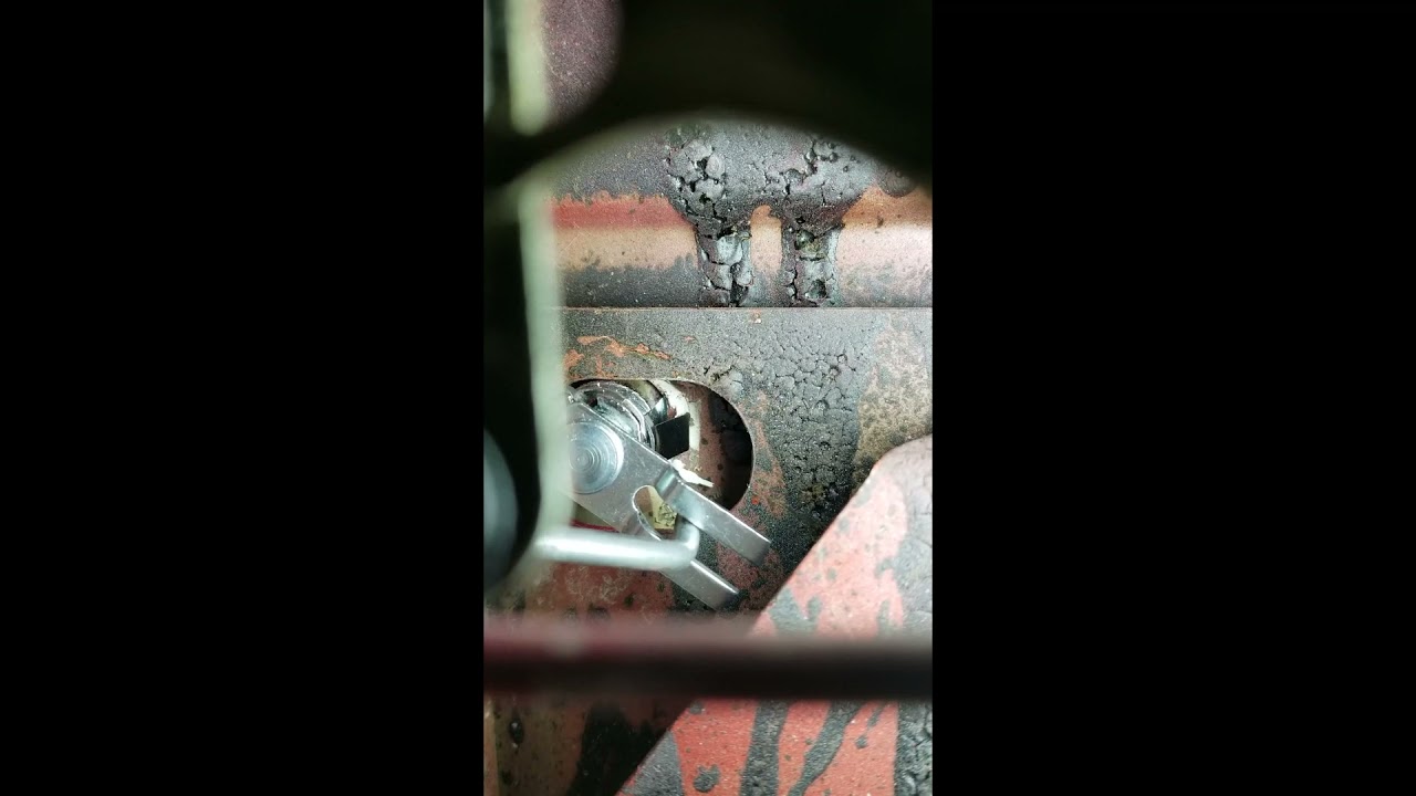 Nigel the 1977 MGB Door lock install
