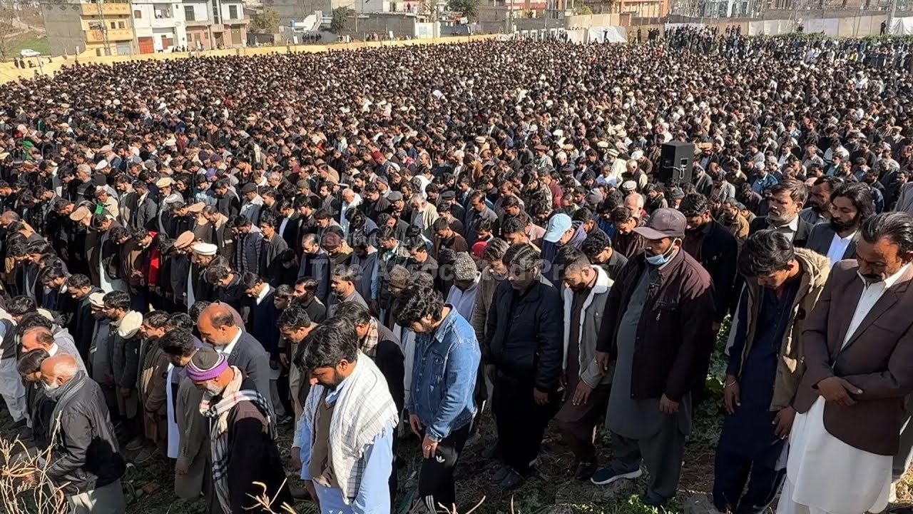Funeral in Islamabad after deadly suicide bombing at Shiite mosque killed 31