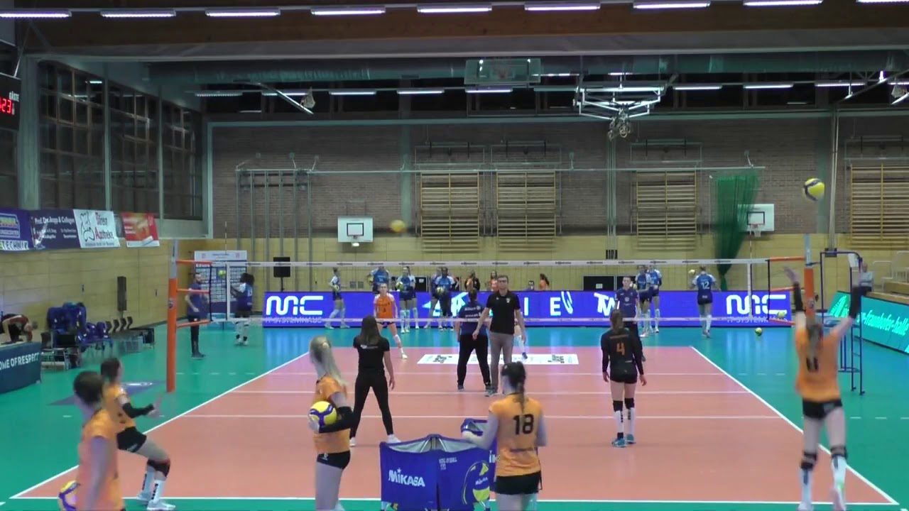 Krystal Rivers (#13 Blue Jersey) - Straubing VS Stuttgart 0-3 [23/10/19 Championship]
