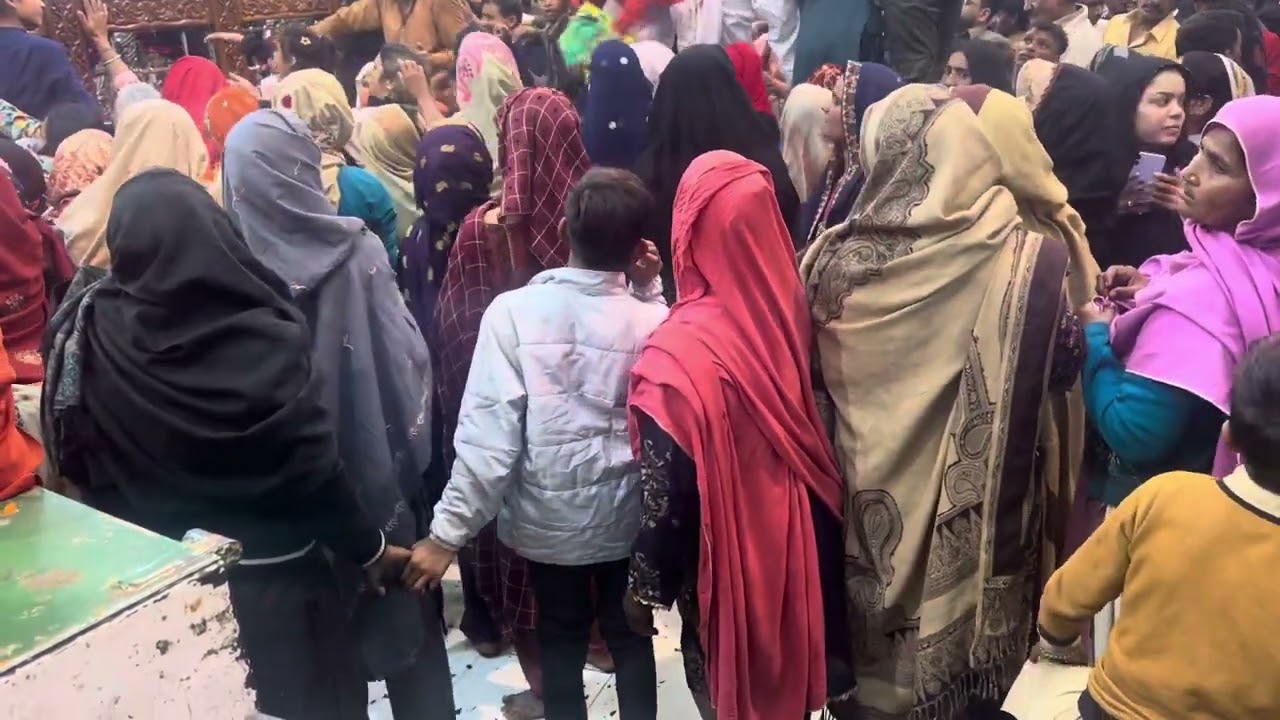 Lal Shahbaz Kalandar plz watching for video like and subscribe last ￼