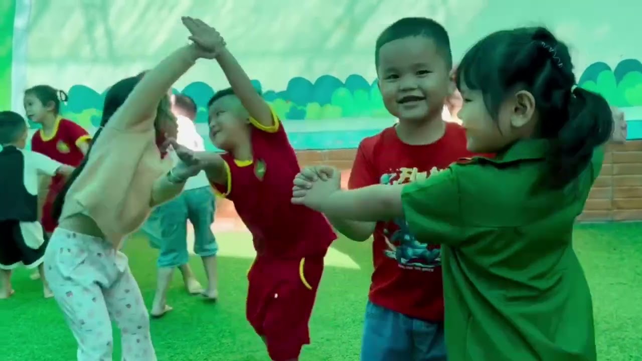 Trò chơi dân gian: Lộn cầu vồng - Lớp Chồi 3