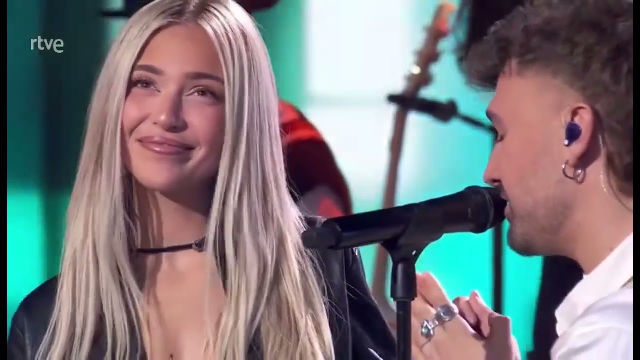 Ana Mena & Dani Fernández - Clima tropical (Live performance) especial navideño en RTVE