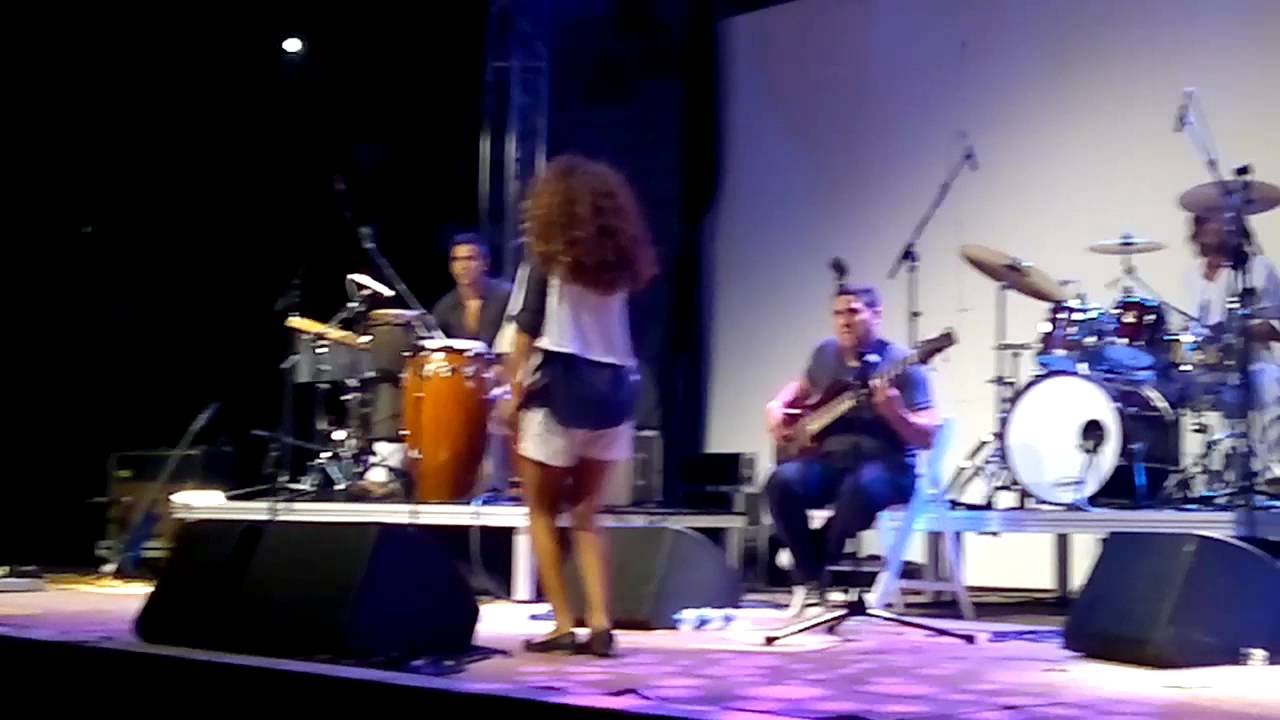 la hungara  y claudia gomez- la chispa.