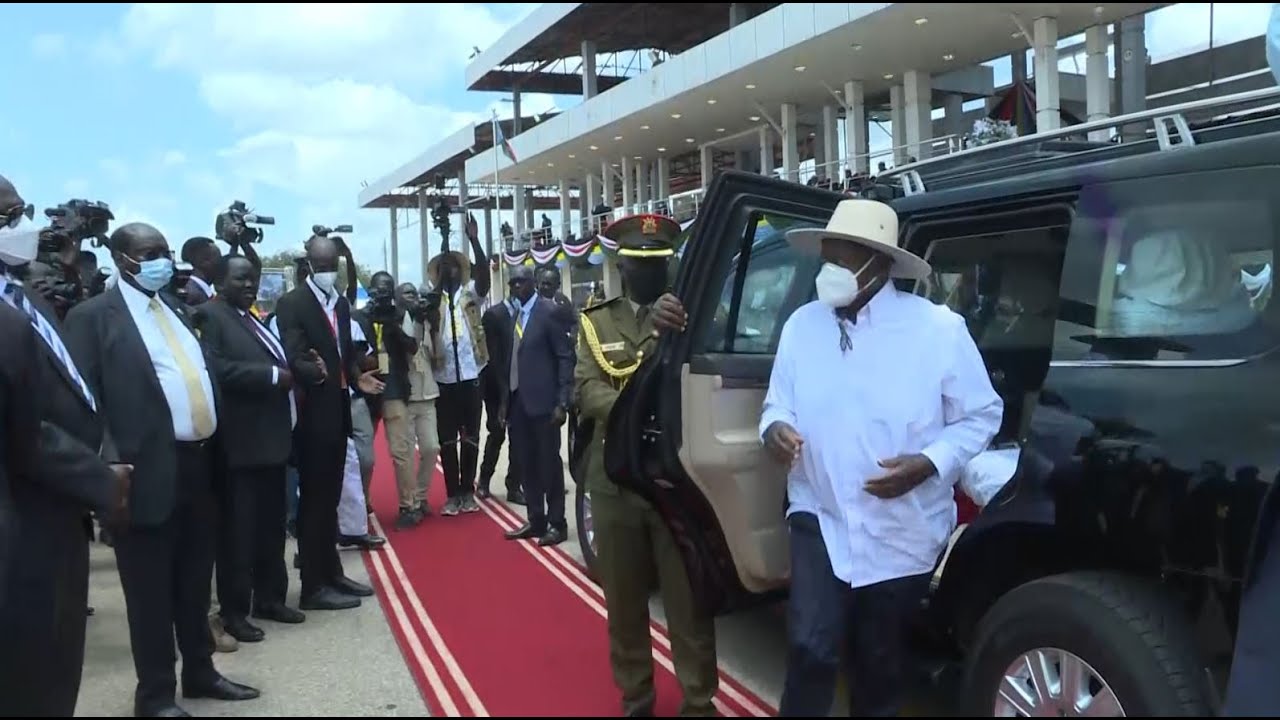 Museveni welcomed in Juba by Unified Military Forces of South Sudan 🇸🇸attends their graduation