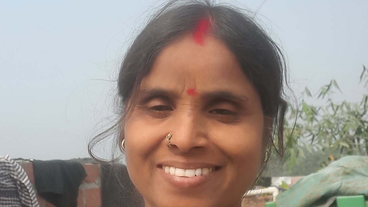 @SeLf singer laLita is live