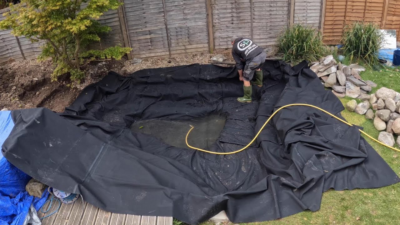 Pond liner installation time lapse with only 6 folds! 😎😍