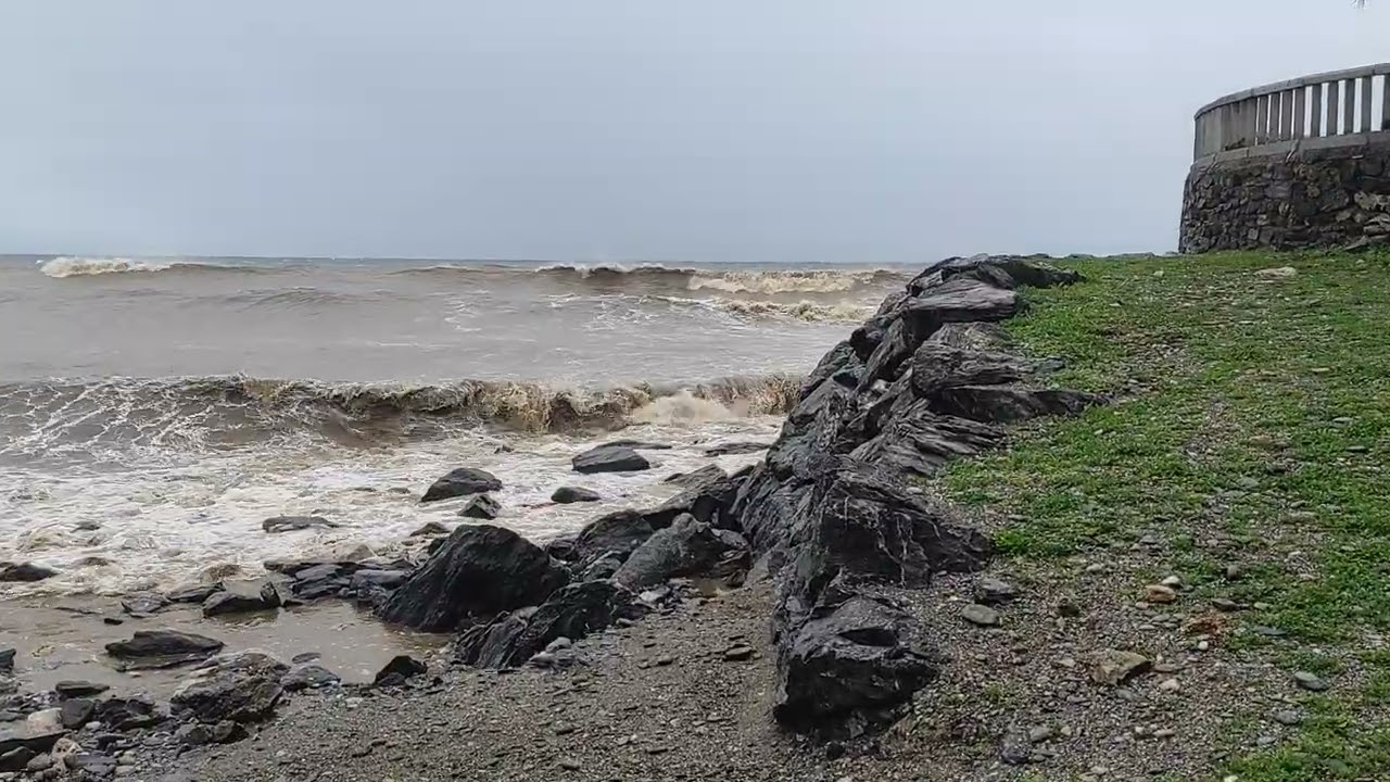 Temporal en la playa Puerta del mar y Caletilla de Almuñécar este 28 de enero 26