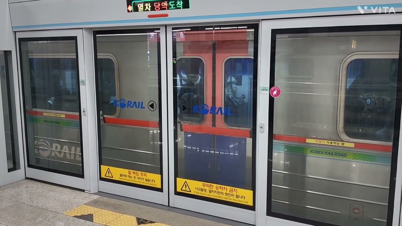 한국철도공사 경의중앙선 초기형 뱀눈이 321x11편성 용문행 청량리역 발차영상 