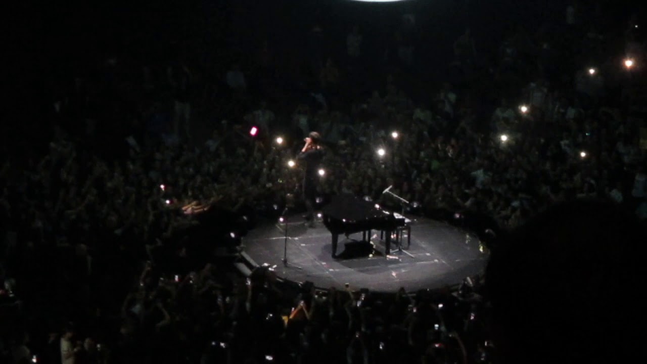 Shawn Mendes - Roses live in Madrid