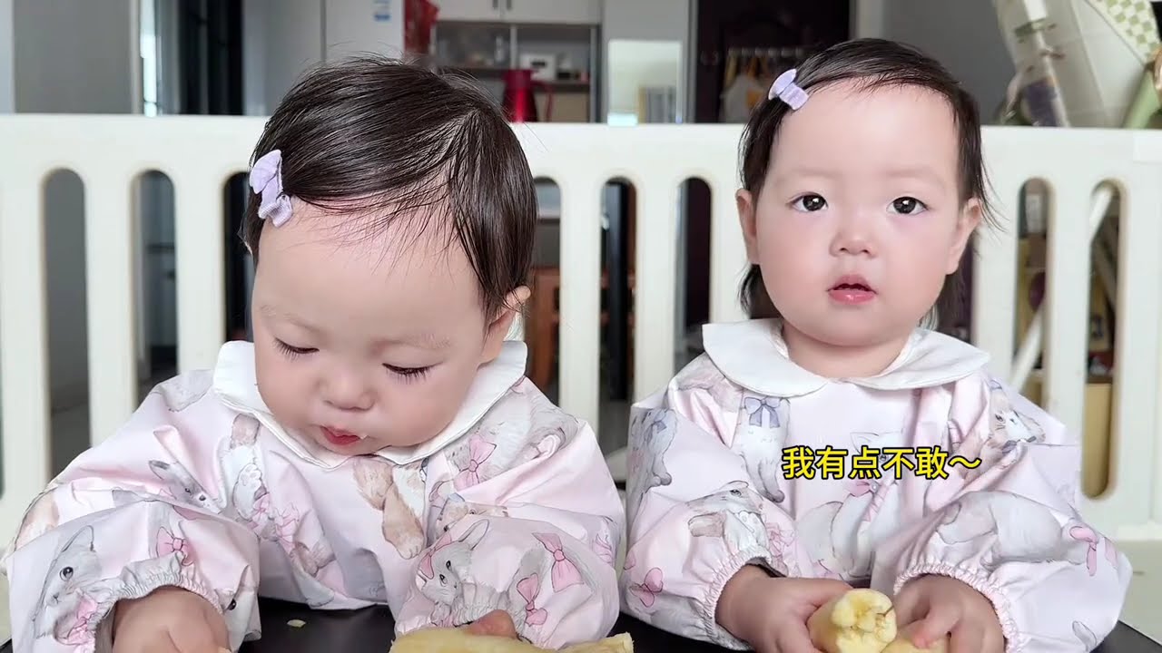 Finally, there's a fruit that cream puffs don't like! #twins #cutebabies #