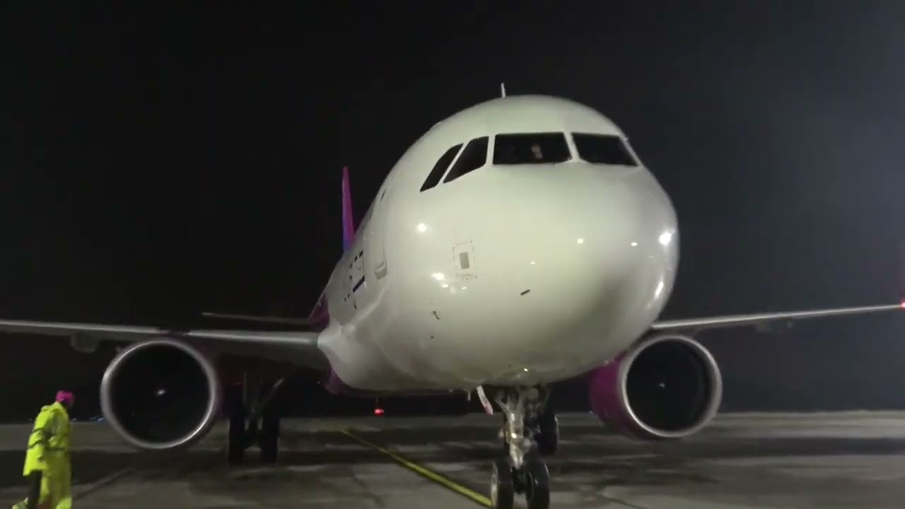 Lądowanie pierwszego rejsowego samolotu WIZZAir w Bydgoszczy