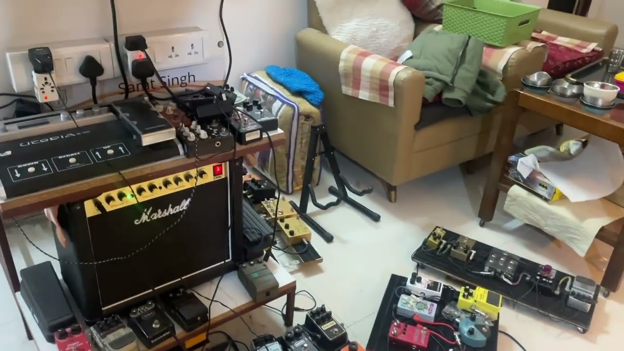 Guitar Pedals on wheels — Built, Rolled & Played | Friday Jam # 42