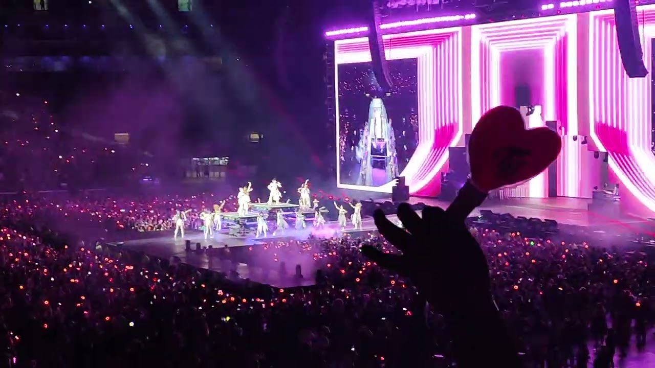 TWICE 5TH WORLD TOUR READY TO BE in São Paulo, Brazil - FS + Cry for me + Fancy + The Feels Day 1