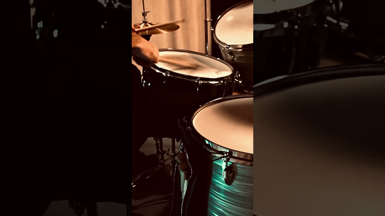Fast tom licks #drumsolo #drums #buddyrich #jazz #swing #drummer #toms #classicjazz #drumset