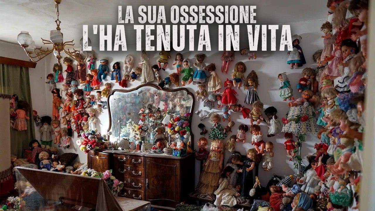 È Morta Circondata Dalle Sue Bambole - La Casa delle Bambole