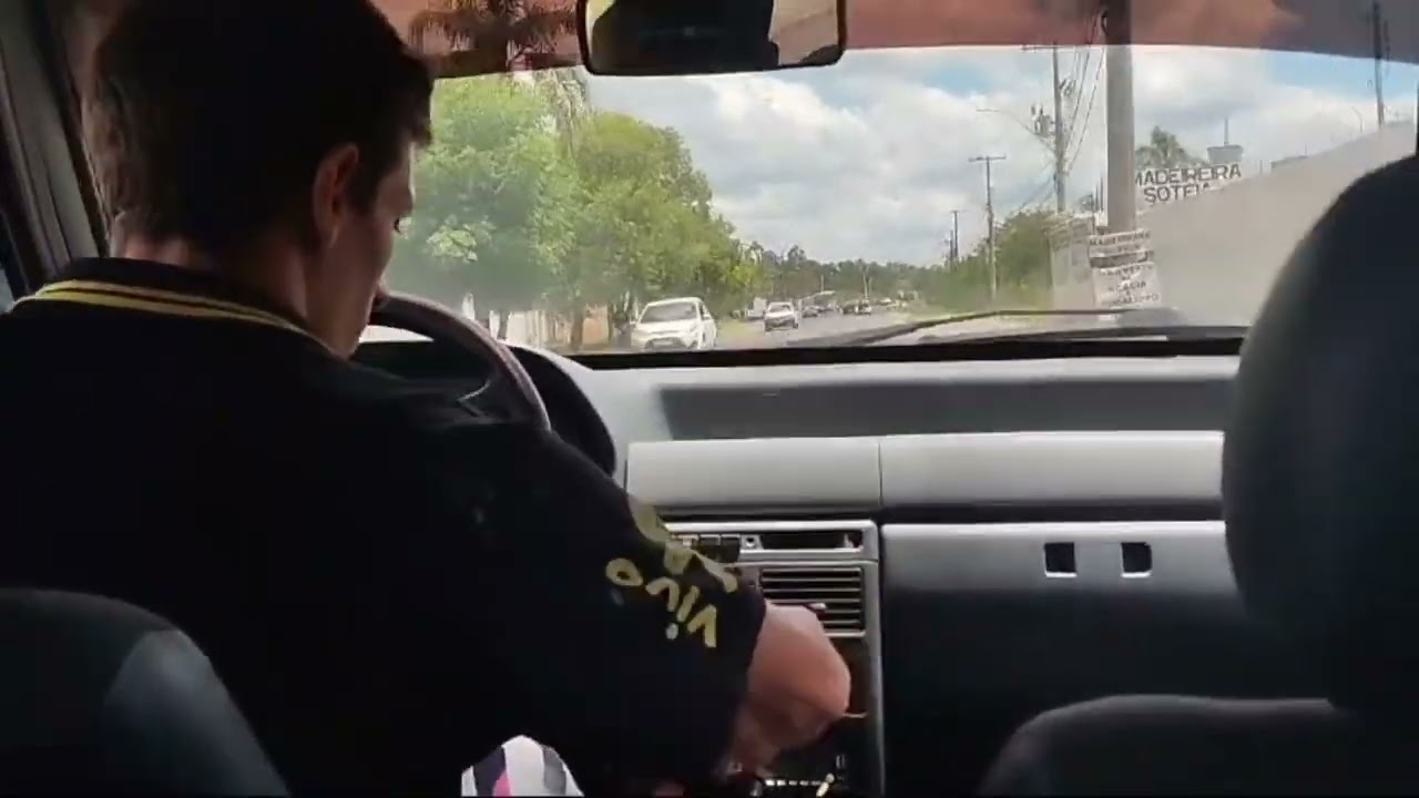 bagunça de uno com a dona e as crianças
