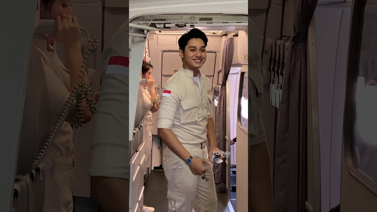 The most viral male flight attendant on TikTok, 100 million views. You have to watch‼️