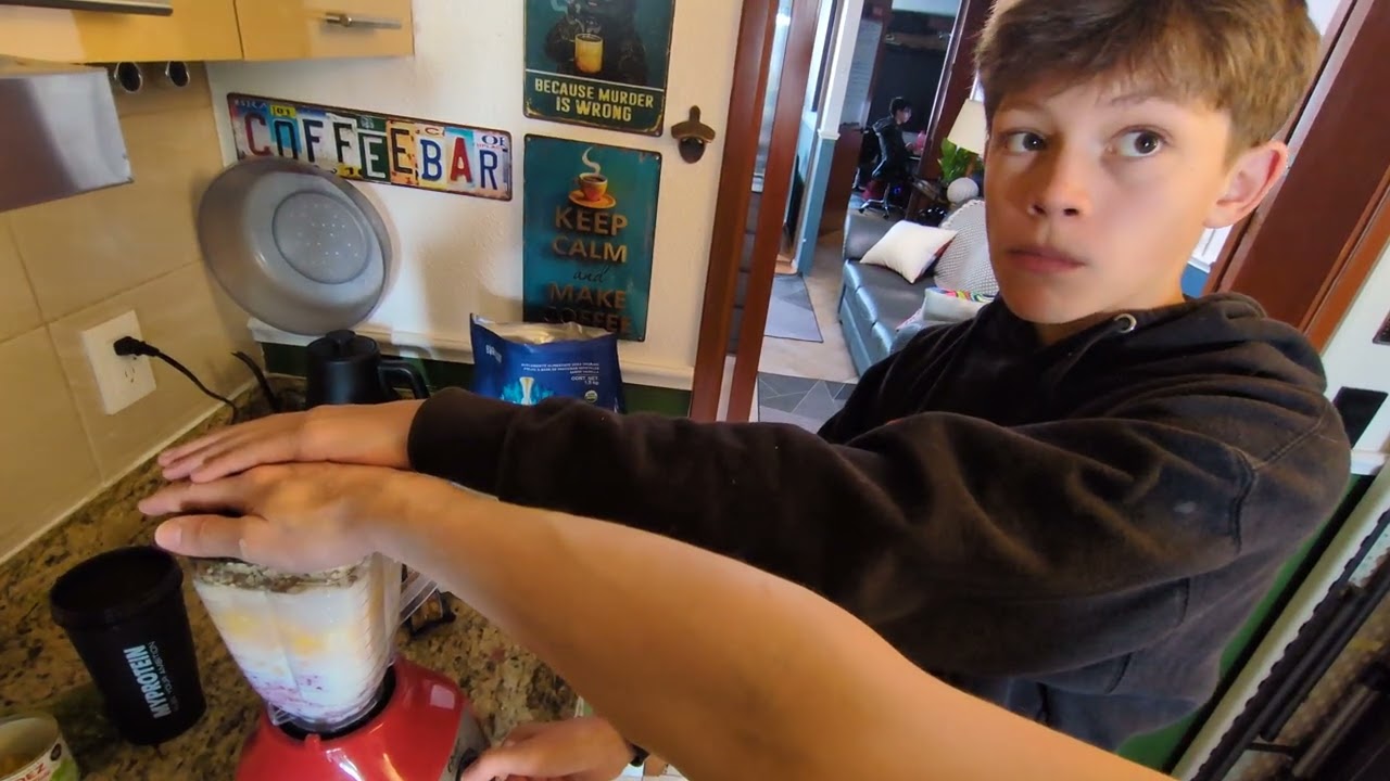 How to make a SMOOTHIE guys!