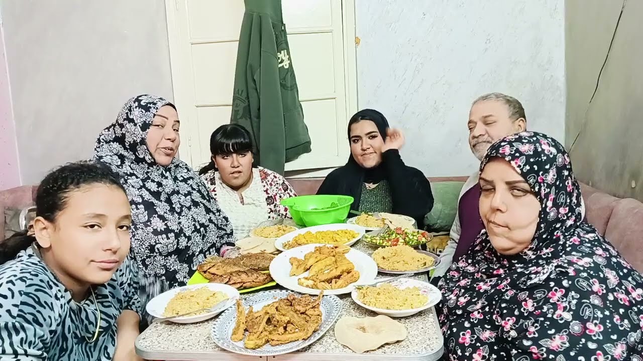 ذكيه عزمتني عشان تتكلم في تفاصيل وحاجات ملهاش  اللازمه 🤔