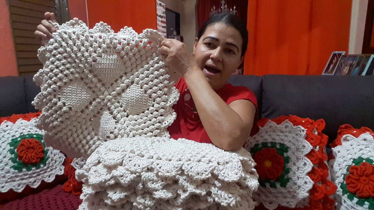 Capa de Almofada de Crochê Ponto Pipoca Terminei fico linda
