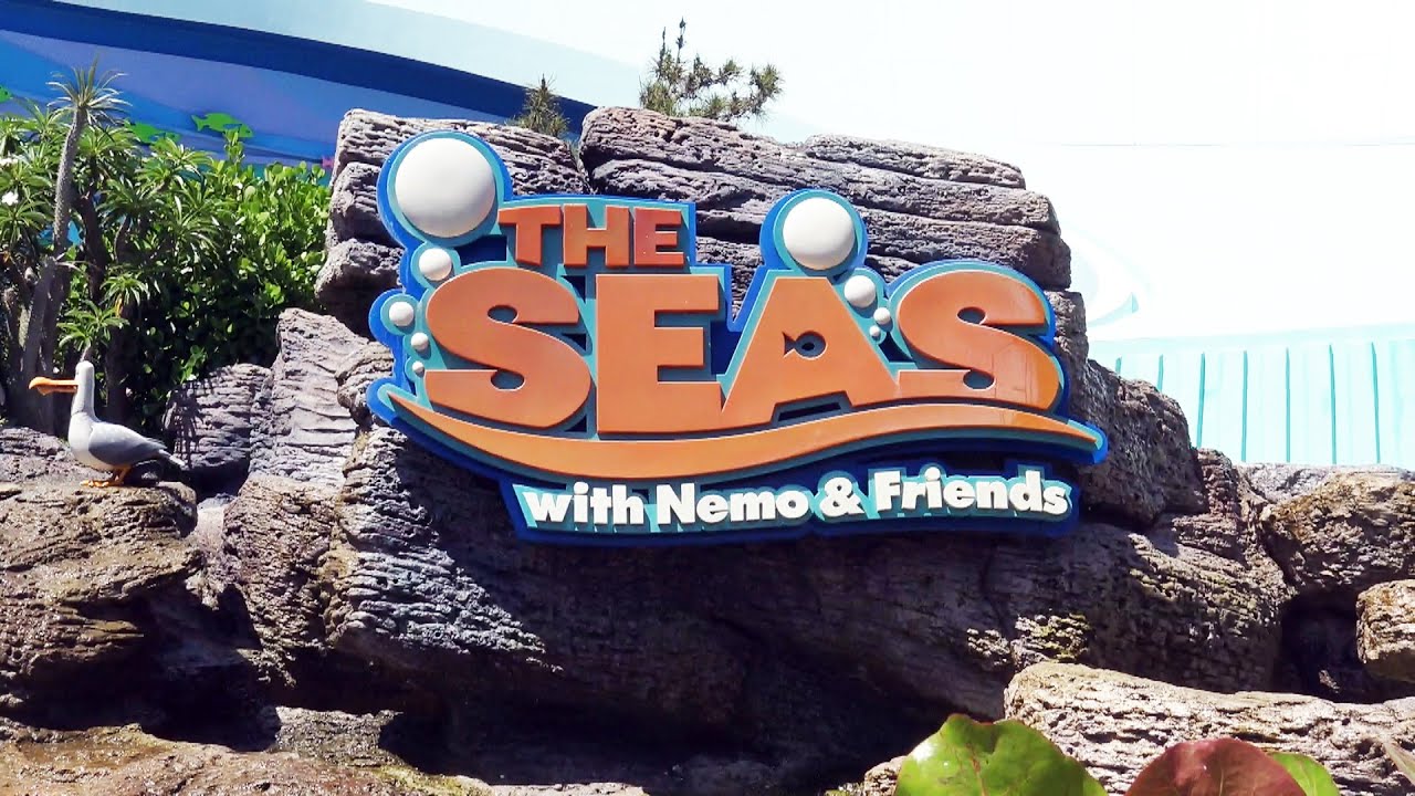 The Seas with Nemo & Friends - ON RIDE - PandaVision - Epcot - Walt Disney World