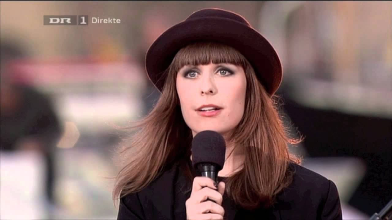 ROSA LUX feat. Alberte Winding & Josefine Winding - MIN KLUB FØRST (Sankt Hans version)