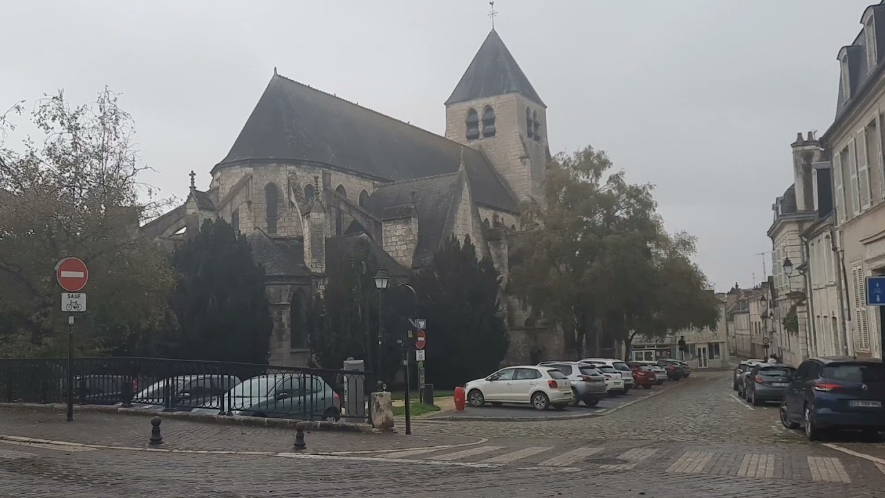 مشيت زيارة عند خالتي لمدينة bourges الفرنسية وشاركت معكم بعض المقتطفات من السفر