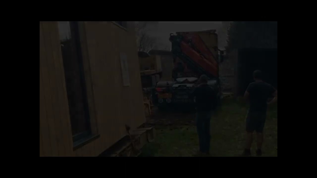 Levage chalet par Rémi (Looping) transports Thuries