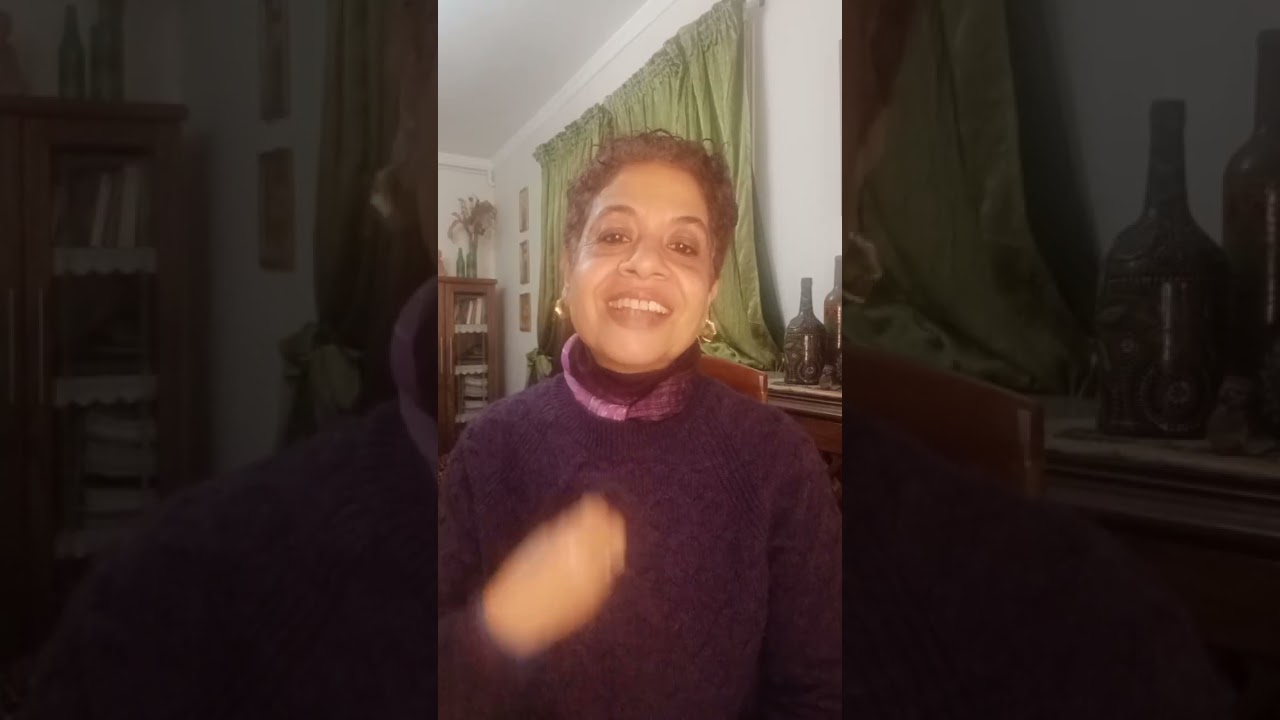 من فتاه المترو لفتاه الاتوبيس يا قلبي لاتحزن😠