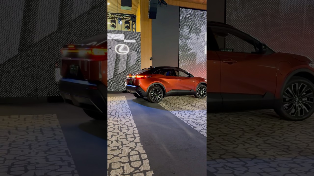 2026 Toyota C-HR in motion! #cars