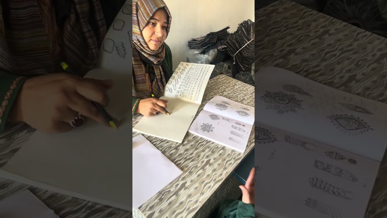 Agr ap b inspire hona chahte ho. To iss ladki k jzbe ko dekho. She is deaf and mute.  