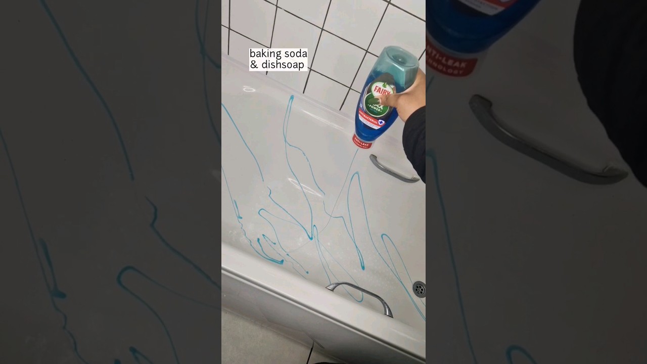 Sparkling Clean Bathtub✨️ #cleaninghacks #homehacks #cleanwithme #bathroomcleaning